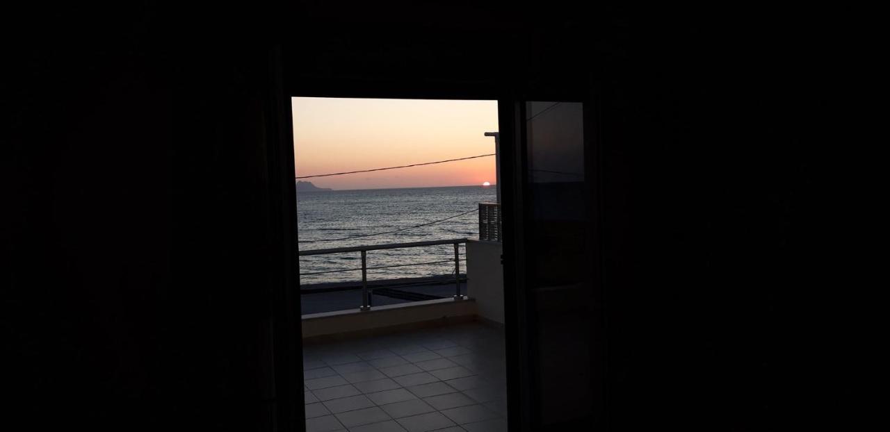 Coral Sea Apartment *