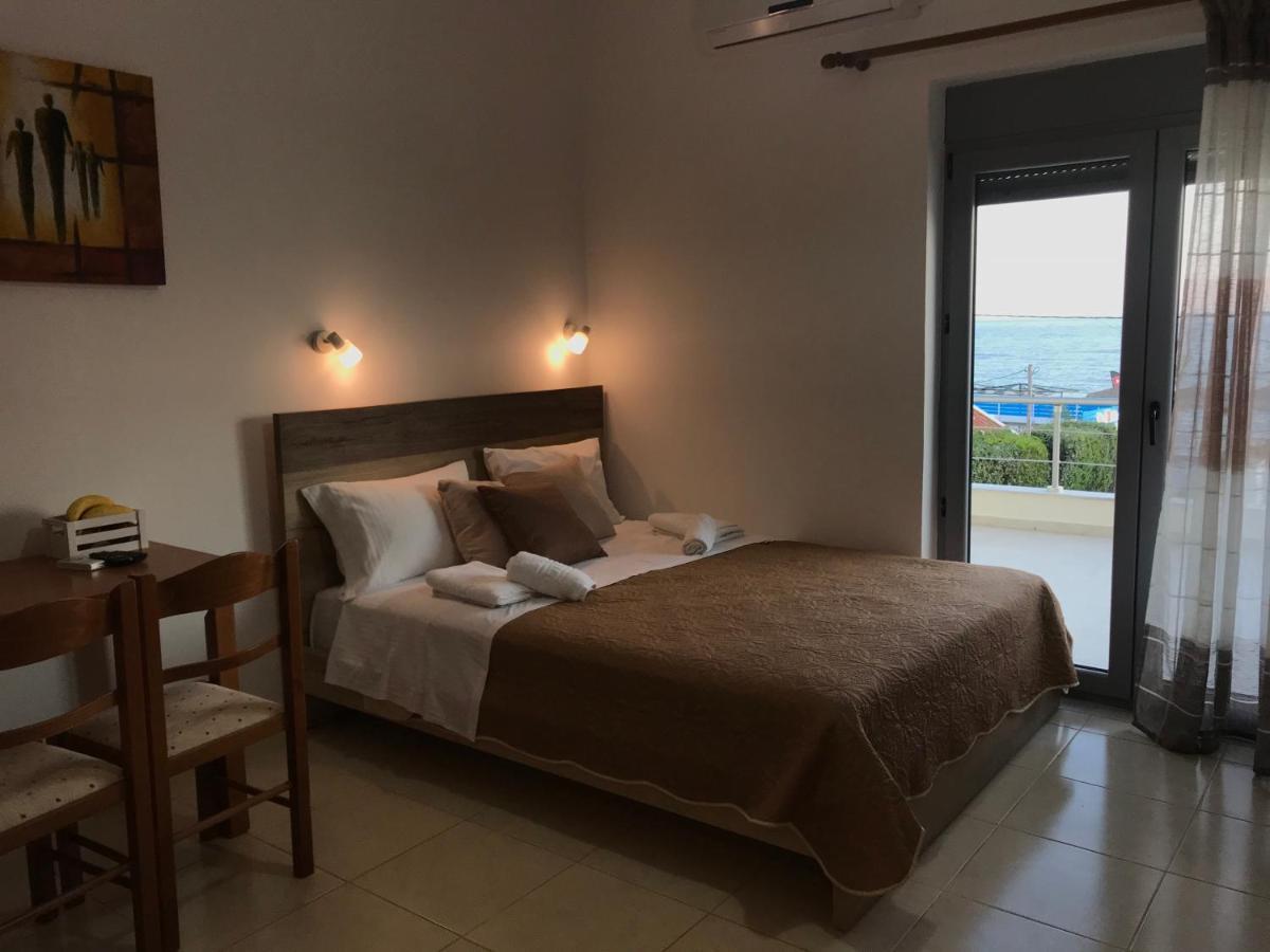 Coral Sea Kokkinos Pyrgos