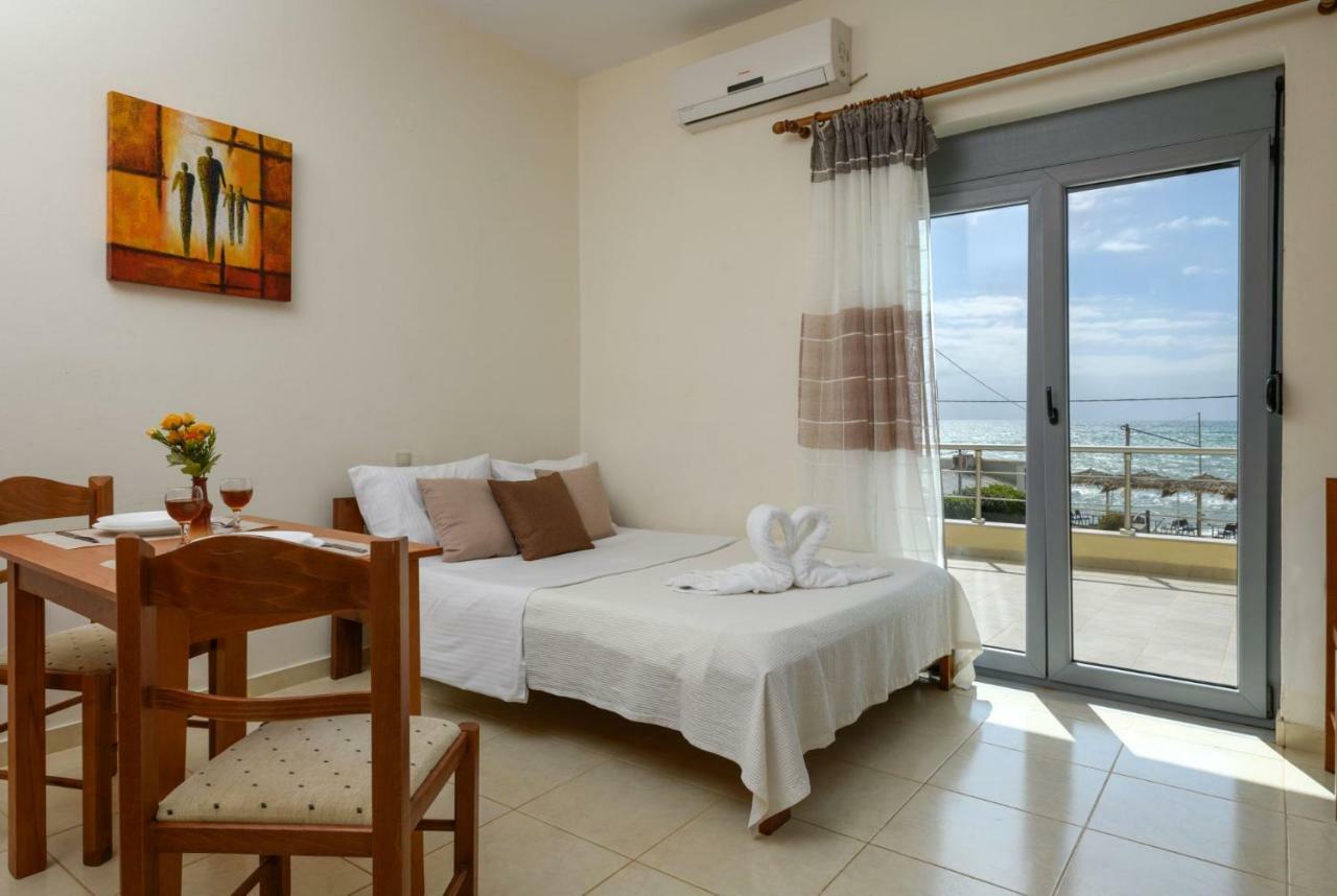 Coral Sea Apartment