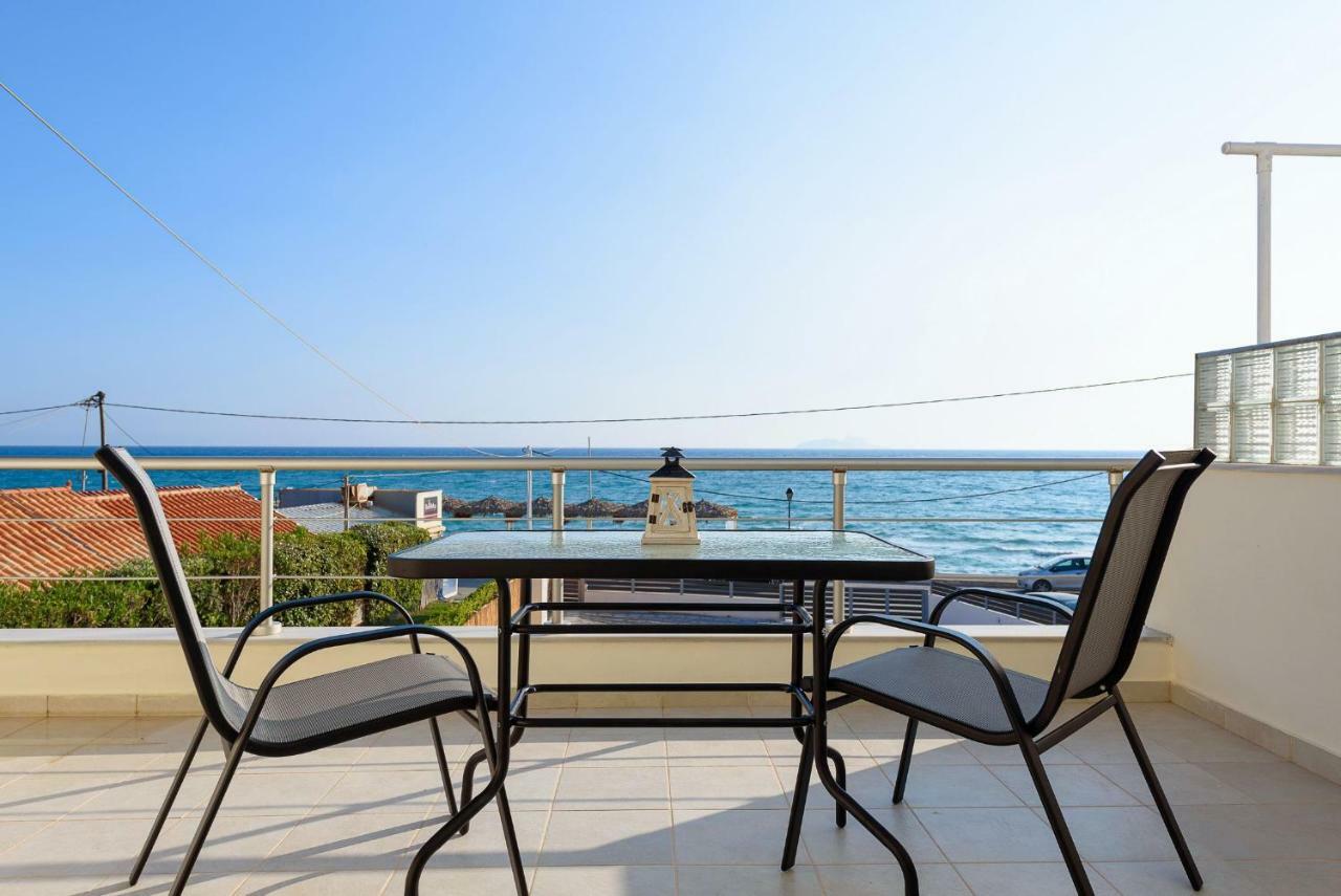 Coral Sea Apartment