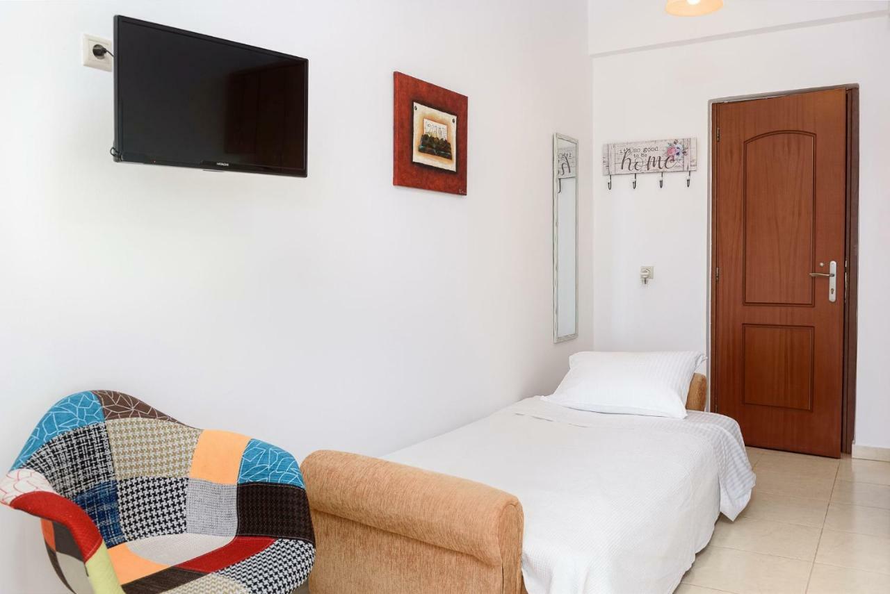 Coral Sea Apartment